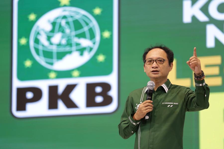 Politik itu riang gembira, penuh semangat dan sukacita, bukan mendiskreditkan satu sama lain